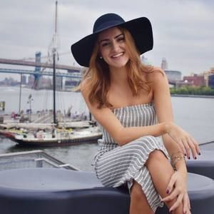 Meet your Posher, Christine